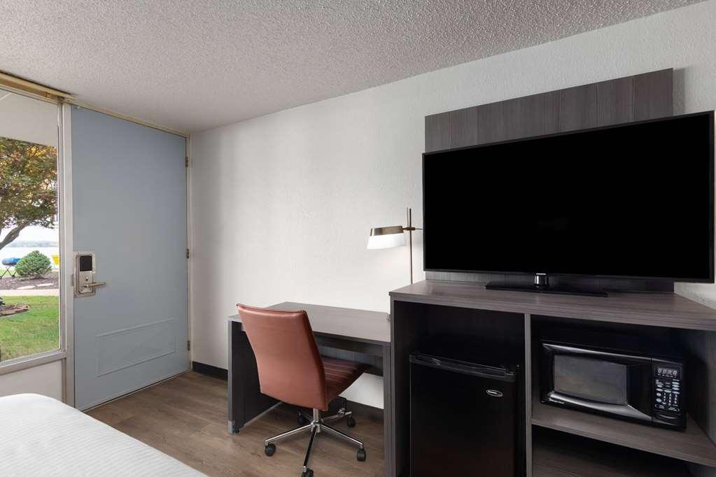 Super 8 By Wyndham Riverside Al Værelse billede